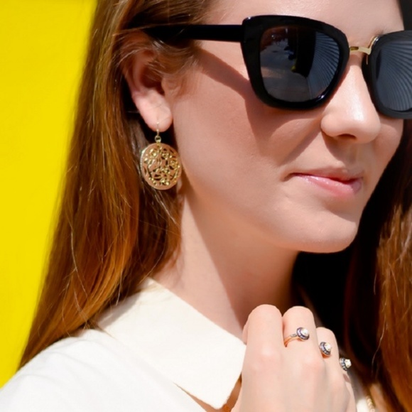 LAST ONE • Circle Filigree Earrings - Picture 4 of 7